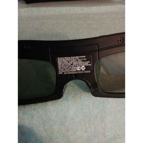 4 SAMSUNG 3D Glasses SSG-5100GB ** in amazing shape! - Picture 2 of 3